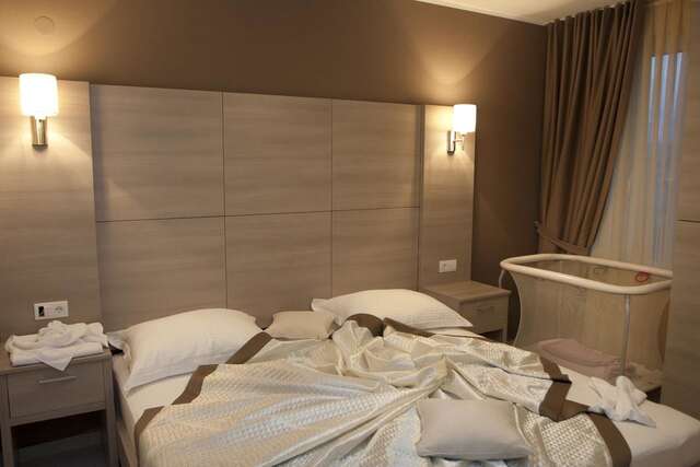 Отель Hotel Laguna Улцинь-13