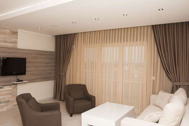 Отель Hotel Laguna Улцинь-18