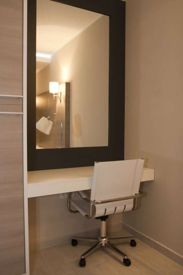 Отель Hotel Laguna Улцинь-9